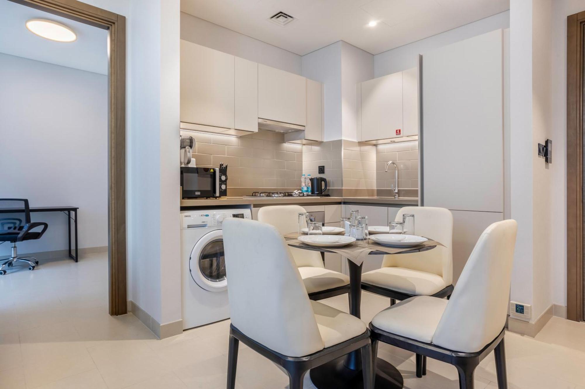 Stay By Latinem Luxury 1Br Plus Study Holiday Home Cv A2712 Near Downtown Dubái Exterior foto
